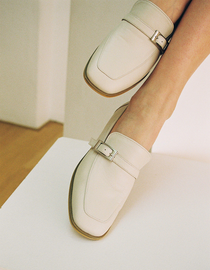 T103 buckle loafer cloudy ivory (2cm)