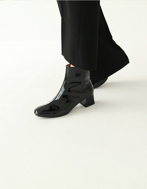 T023 basic boots patent black (5cm)