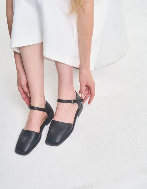 T109 mary loafer black